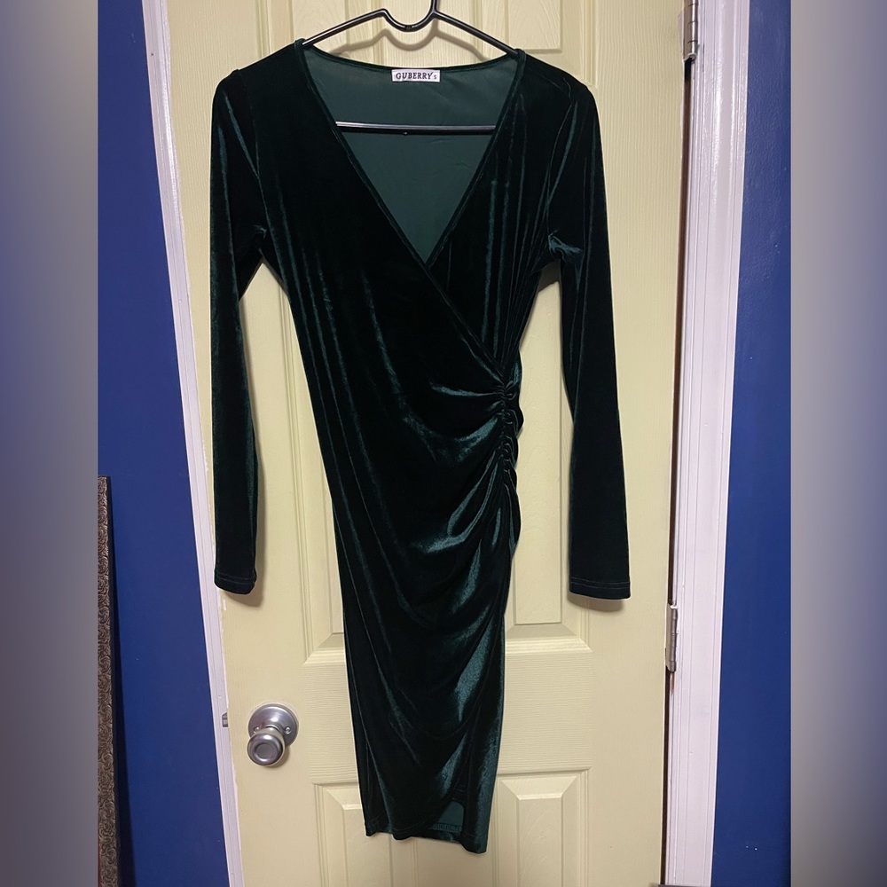 GUBERRY Women’s Wrap V Nevk Long Sleeve Velvet Dress